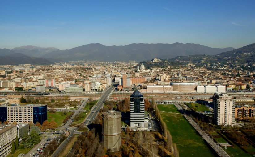 La forma e il volto della città / Urban center, non solo osservatorio ma laboratorio della «città possibile»