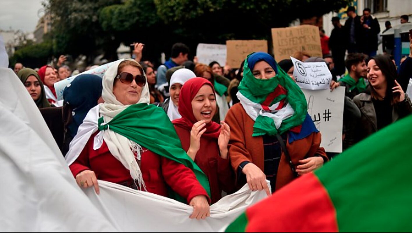 Un sorriso gigantesco sull’Algeria